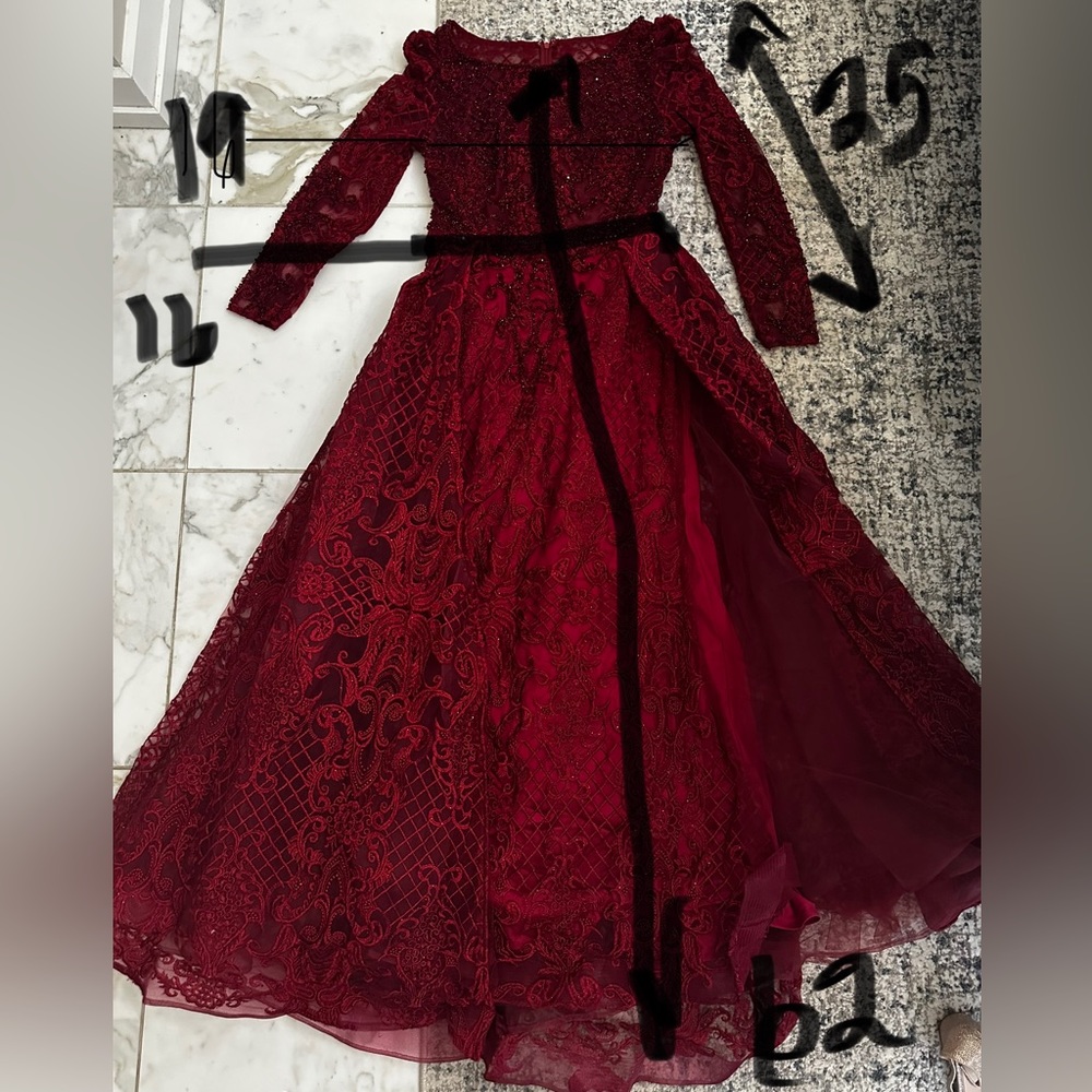 Formal gown - Picture 3 of 8